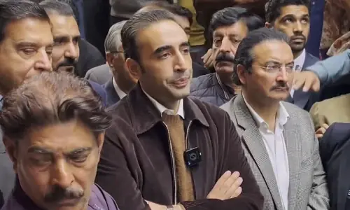 Bilawal says PTI’s ‘extreme politics’ is ‘putting the party in jeopardy’, opposes ban Bilawal says PTI’s ‘extreme politics’ is ‘putting the party in jeopardy’, opposes ban