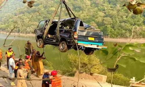 Death toll from river Jhelum accident rises to 10 after 6 more bodies recovered Death toll from river Jhelum accident rises to 10 after 6 more bodies recovered