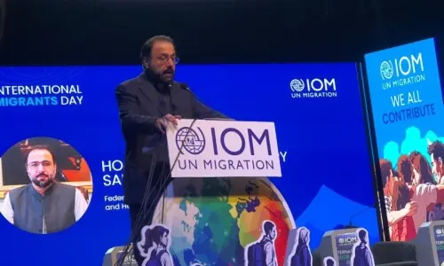 Overseas minister says PM Shehbaz has taken notice of passengers being offloaded at airports, committee formed Overseas minister says PM Shehbaz has taken notice of passengers being offloaded at airports, committee formed