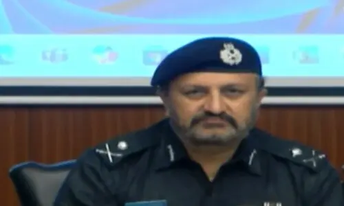 Citywide crackdown on vehicles in Karachi with &lsquo;suspect number plates&rsquo; from Friday