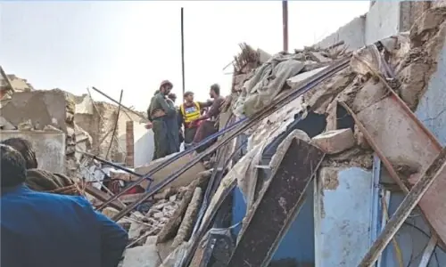 Woman, young boy killed as cylinder blast rips through Larkana locality