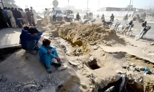Man dies after falling into uncovered drain in Korangi