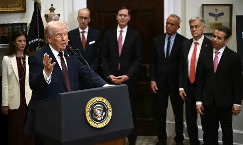 Trump, nine firms strike deal to cut drug prices Trump, nine firms strike deal to cut drug prices