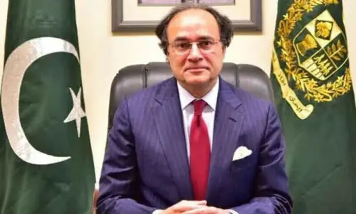 Finance minister says Pakistan&rsquo;s economy shifting toward export-led growth