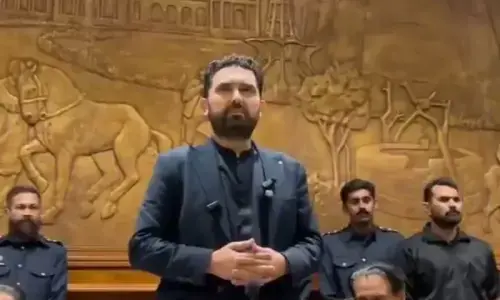 KP CM does not get &lsquo;full Liberty&rsquo; in Lahore