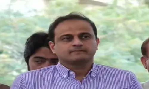 Karachi mayor urges people to avoid politicisation after child drowns in open manhole