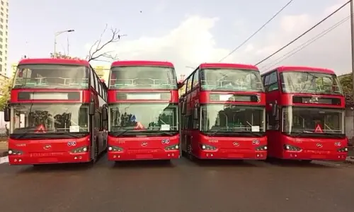 Double-decker buses introduced in Karachi, to be available to the public from tomorrow