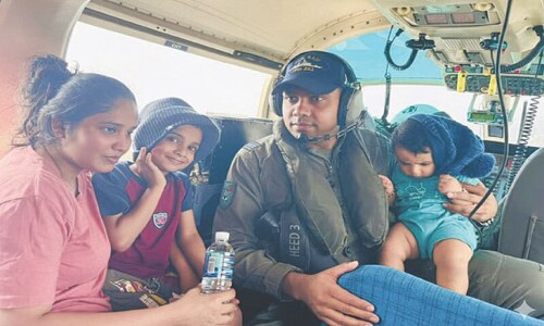 Asia floods death toll tops 1,100 as troops aid survivors