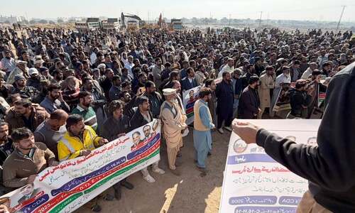 Land owners hold protest, reject CDA&rsquo;s built-up awards for C-16 & H-16