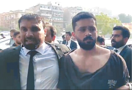 YouTuber roughed up by ‘lawyers’ at City Courts YouTuber roughed up by ‘lawyers’ at City Courts