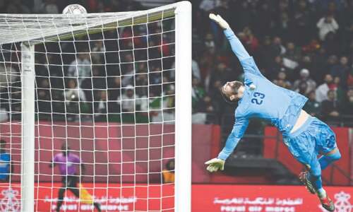 Algeria advance to African Cup last-16, Cameroon hold Ivory Coast