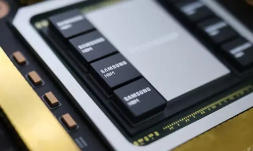 Samsung Electronics says customers praised competitiveness of HBM4 chip