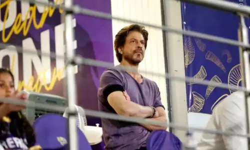 Shahrukh Khan gets flak over Bangladesh cricketer in Kolkata Knight Riders Shahrukh Khan gets flak over Bangladesh cricketer in Kolkata Knight Riders