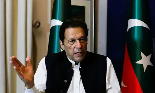 عمران خان سے منسوب گانا گانے پر قوال کے خلاف مقدمہ درج
