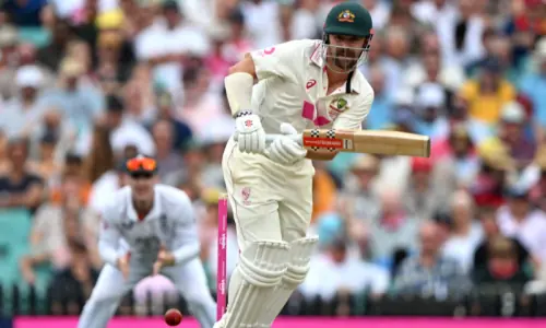 Head hits back for Australia after Root&rsquo;s majestic 160 in fifth Ashes Test