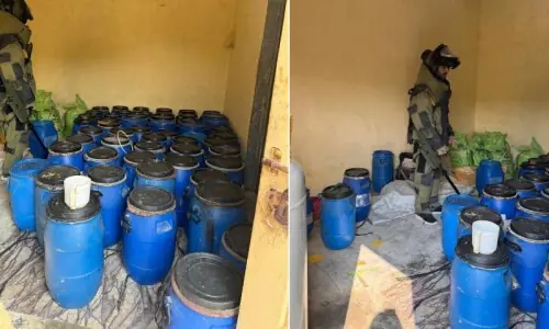 کراچی بڑی تباہی سے بچ گیا، افغانستان سے لایا گیا 2 ہزار کلو بارودی مواد برآمد، 3دہشتگرد گرفتار