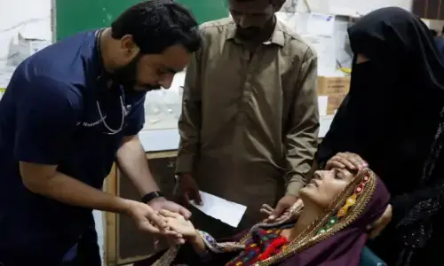 پنجاب میں اسپتال عملے کیلئے &rsquo;باڈی کیمرے&lsquo; لازمی قرار، طبی حلقوں میں تشویش کی لہر