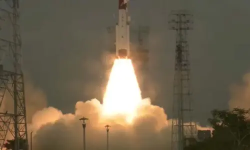 Indian rocket loses control after lift-off in fresh blow to country&rsquo;s space agency