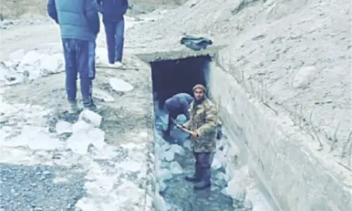 GB in grip of severe cold as 3 die of ‘LPG leakage’ GB in grip of severe cold as 3 die of ‘LPG leakage’