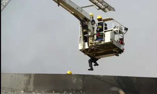 Search operation continues at Karachi&rsquo;s Gul Plaza after deadly inferno