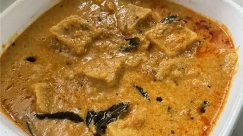 This is your sign to stop overthinking dinner and make dhokli ka saalan