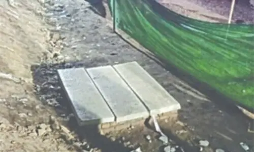 Woman, daughter&rsquo;s death in manhole: Data Darbar project&rsquo;s entire team  suspended; three arrested