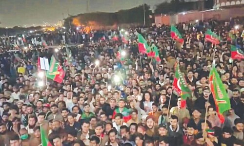 PTI holds Karachi power show amid crackdown claims