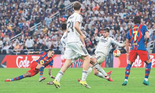 Flick hails Raphinha&rsquo;s mentality after Barca edge Real in heated Super Cup final