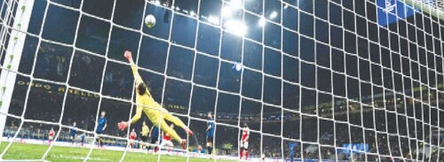 MILAN: Inter Milan goalkeeper Yann Sommer fails to stop a shot from Arsenal's Viktor Gyokeres during the UEFA Champions League match at San Siro. — AFP