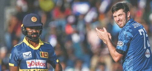 Steady Root helps England level ODI series against SL