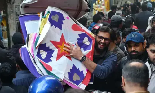 At least six injured by stray kite string as Basant festivities kick off in Lahore