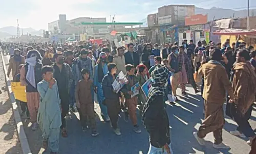 Protesters block Quetta-Zhob Highway in Balochistan&rsquo;s Khanozai
