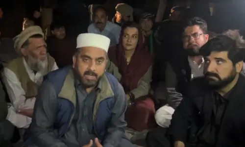 PTI blocks major KP roads as protests continue against &lsquo;treatment denial&rsquo; to Imran