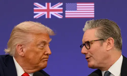 Trump warns Britain not to &lsquo;give away&rsquo; military base at Diego Garcia