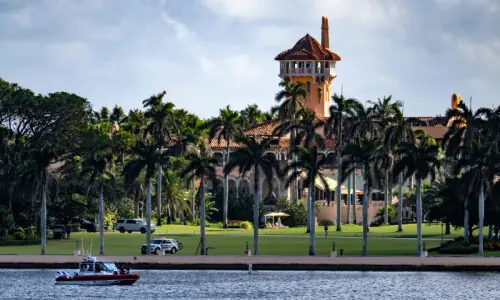 US Secret Service says shot dead man trying to access Trump Florida estate US Secret Service says shot dead man trying to access Trump Florida estate