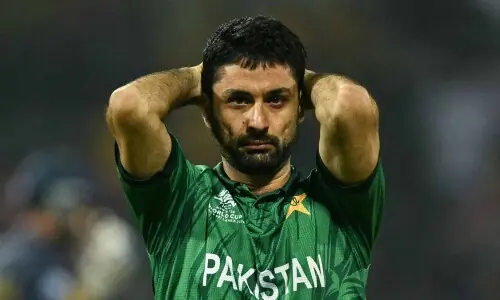 T20 World Cup: Defiant Sri Lanka put paid to Pakistan&rsquo;s semi-final hopes, almost clinch stunning victory