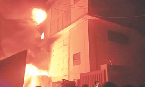 Fire breaks out in Landhi plastic factory
