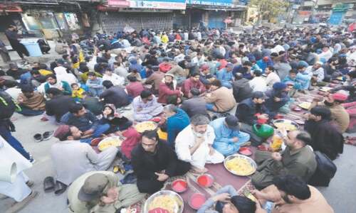 Pindi traders defy official rates, fleece consumers as Ramazan begins Pindi traders defy official rates, fleece consumers as Ramazan begins