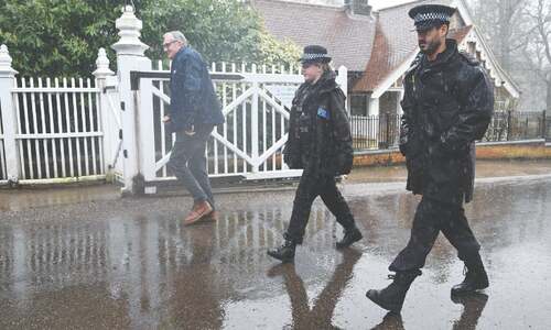 Police search Andrew&rsquo;s former home as royal family reels from arrest
