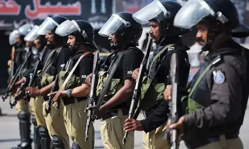 Two cops, six civilians injured in attacks on Peshawar police installations Two cops, six civilians injured in attacks on Peshawar police installations