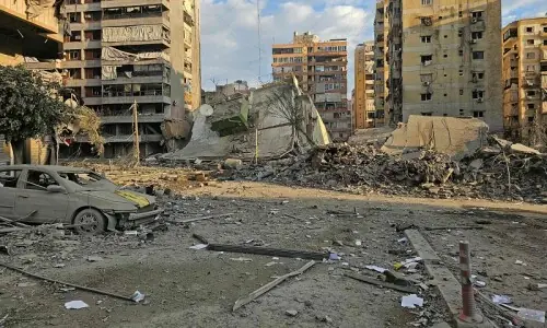 Iran Guards say &lsquo;waiting&rsquo; for US forces at Strait of Hormuz; Israeli airstrikes hit Tehran, Isfahan