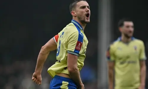 Southampton strike late to dump Fulham out of FA Cup