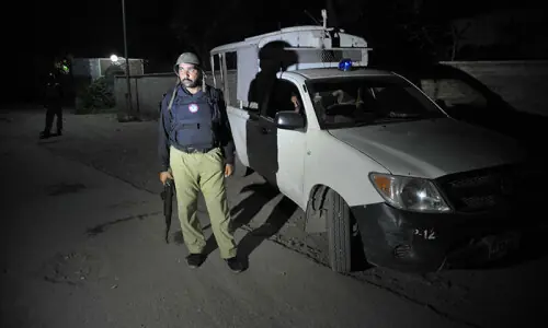 Civilian killed, policeman injured in Lakki gun attack