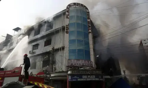 Rescue-1122 cites equipment shortage, delayed alert in Gul Plaza fire response