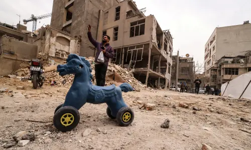 Trump warns Nato faces &lsquo;very bad&rsquo; future if allies fail to help open Hormuz; Israel pounds southern Lebanon