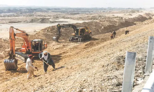 CM Murad sets April deadline for Shahrah-i-Bhutto completion