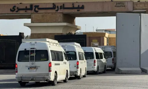 Israel kills four in Gaza as Rafah reopens