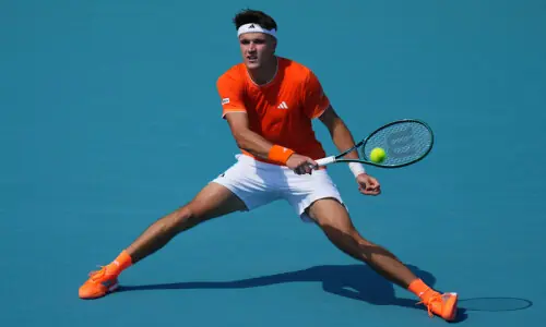 Sinner, Sabalenka march on in Miami as more seeds crash out Sinner, Sabalenka march on in Miami as more seeds crash out