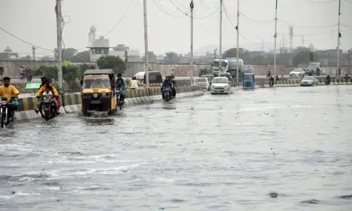 PMD forecasts rain in Karachi tomorrow, more showers across Sindh this week