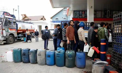 Indians panic-buying fuel despite government assurances